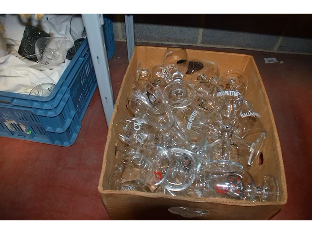 Ca. 20 wijn- en champagneglazen , ca. 98 wijn- champagne- en borrelglazen , ca. 22 bierglazen (12,15,22) - afbeelding 10 van  11