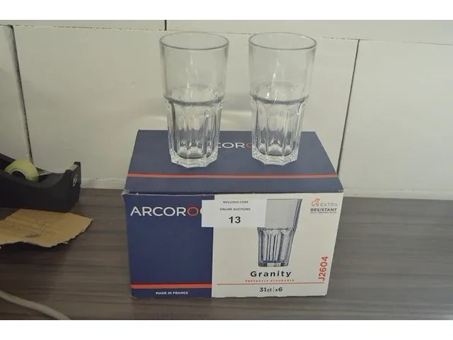Ca. 32 glazen latte macchiato grotendeels in doos - afbeelding 1 van  4