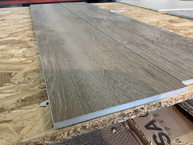 Ca. 32.5m2 keramische tegels cisa blendwood (20x120cm) - afbeelding 4 van  6