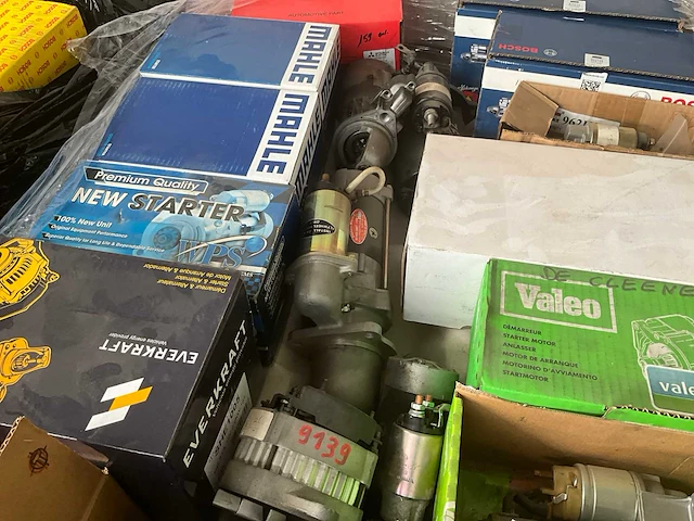 Ca. 35 diverse startmotoren valeo/bosch/everkraft/mahle - afbeelding 13 van  17