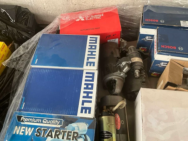 Ca. 35 diverse startmotoren valeo/bosch/everkraft/mahle - afbeelding 16 van  17