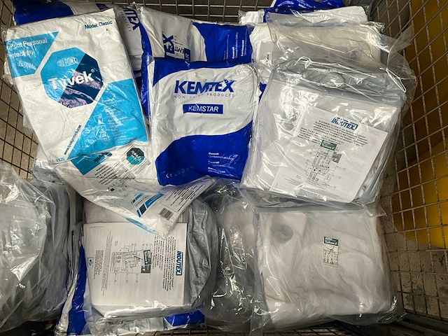 Ca. 44x diverse overalls - afbeelding 2 van  6