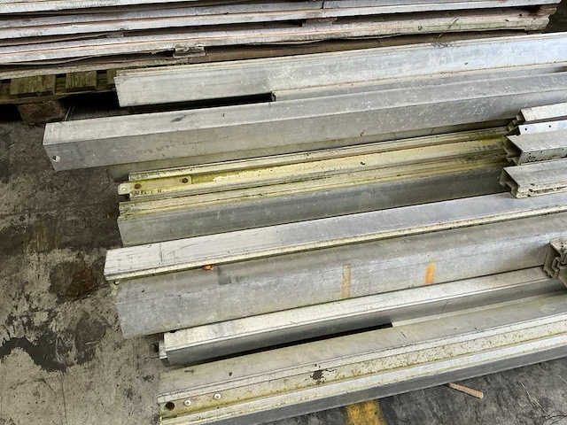 Ca. 45 diverse vloerpanelen - afbeelding 8 van  16