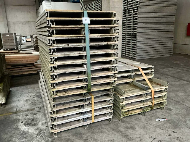 Ca. 45 diverse vloerpanelen - afbeelding 14 van  16