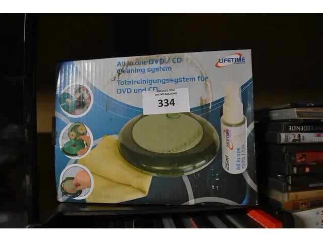 Ca. 45 dvd's, 2 dvd spelers, wekkerradio, 2 boxen onkyo - afbeelding 2 van  6