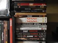 Ca. 45 dvd's, 2 dvd spelers, wekkerradio, 2 boxen onkyo - afbeelding 4 van  6