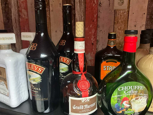 Ca 50 flessen diverse geestrijke drank - afbeelding 8 van  14