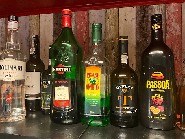 Ca 50 flessen diverse geestrijke drank - afbeelding 14 van  14