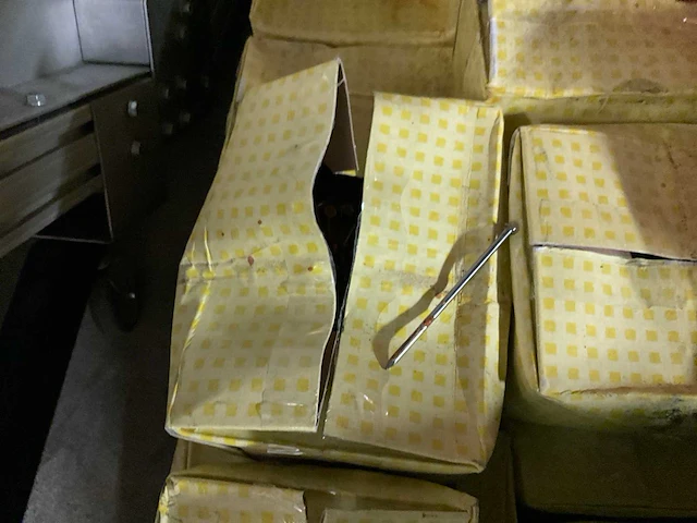 Ca. 56 dozen nagels pgb - afbeelding 7 van  8