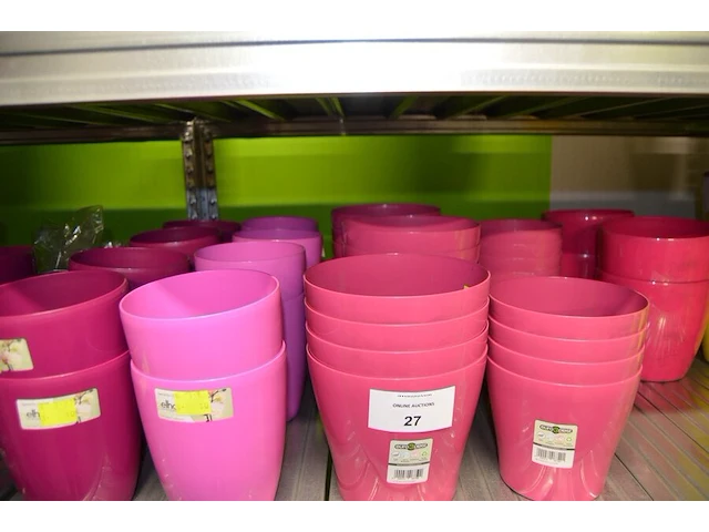 Ca 60 diverse bloempot in diverse kleuren - afbeelding 2 van  6