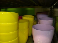 Ca 60 diverse bloempot in diverse kleuren - afbeelding 4 van  6