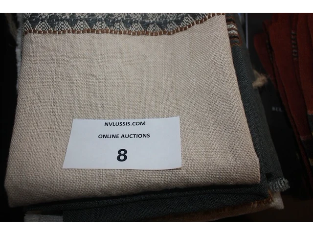 Ca. 66 servetten libeco, 1 koffie tas en 2 onderzetters, ca. 33 place mats libeco, ca. 38 gastendoekjes libeco, 2 zwarte kommetjes (18,19,20,21,29,30,40,41,46,50,51,53,54,56) - afbeelding 4 van  4