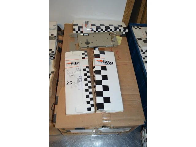Ca. 86 binnenwerken voor deuren - afbeelding 2 van  6