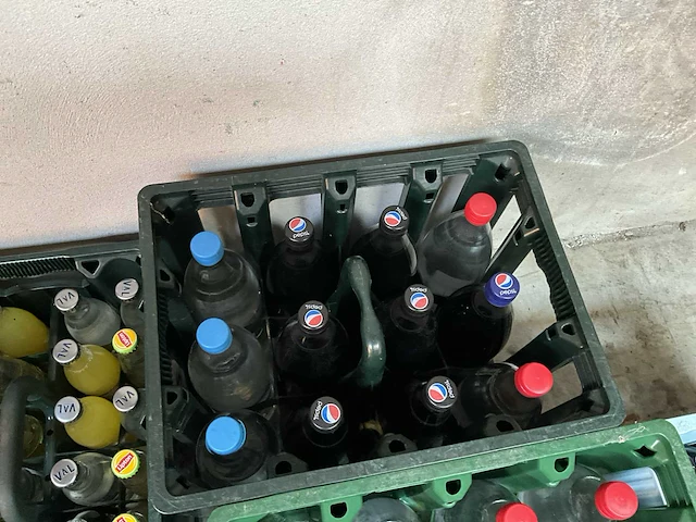 Ca.100 flessen diverse drank - afbeelding 2 van  9