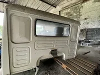 Cabine vrachtwagen man - afbeelding 2 van  4