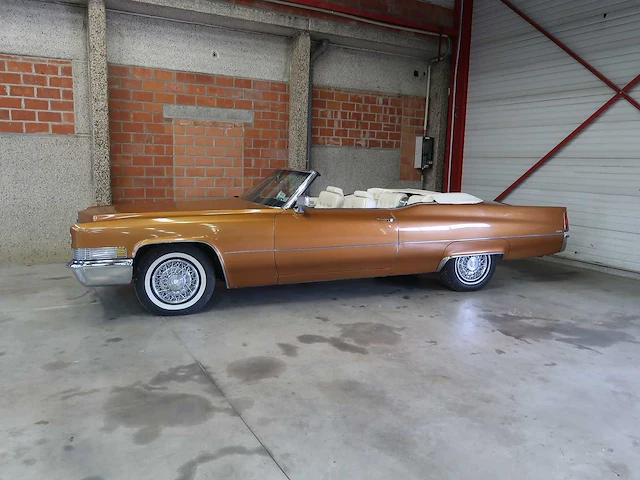 Cadillac - deville - cabriolet - klassieke auto's >15 - afbeelding 13 van  100