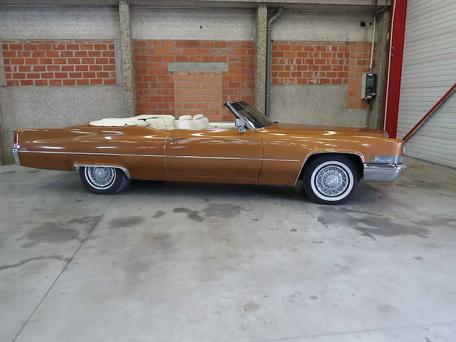 Cadillac - deville - cabriolet - klassieke auto's >15 - afbeelding 27 van  100