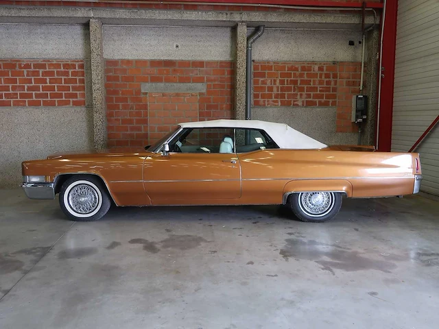 Cadillac - deville - cabriolet - klassieke auto's >15 - afbeelding 2 van  100