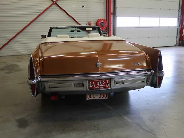 Cadillac - deville - cabriolet - klassieke auto's >15 - afbeelding 36 van  100