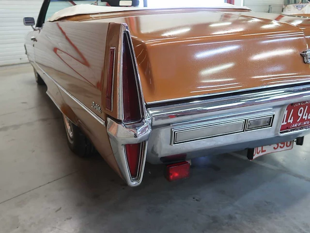 Cadillac - deville - cabriolet - klassieke auto's >15 - afbeelding 45 van  100