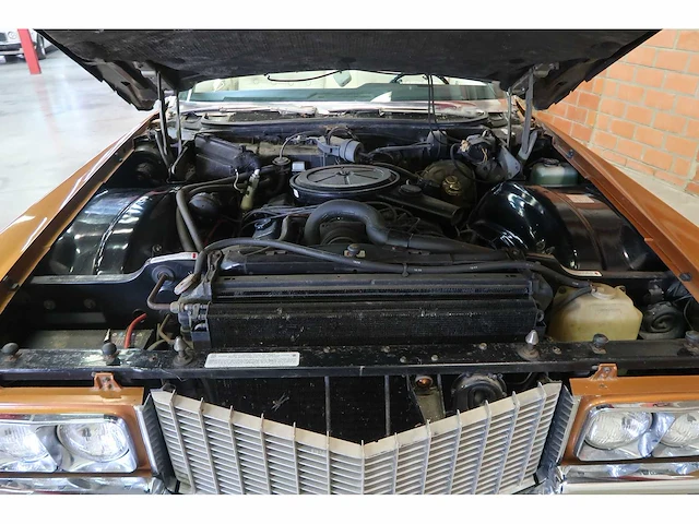 Cadillac - deville - cabriolet - klassieke auto's >15 - afbeelding 64 van  100