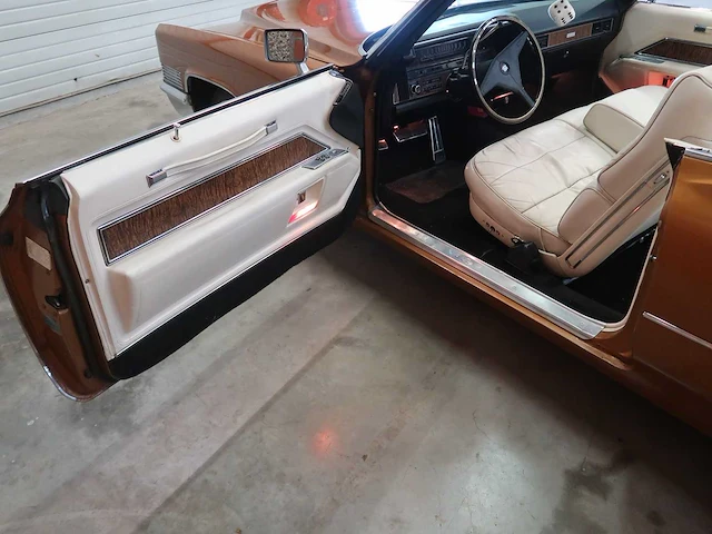Cadillac - deville - cabriolet - klassieke auto's >15 - afbeelding 75 van  100