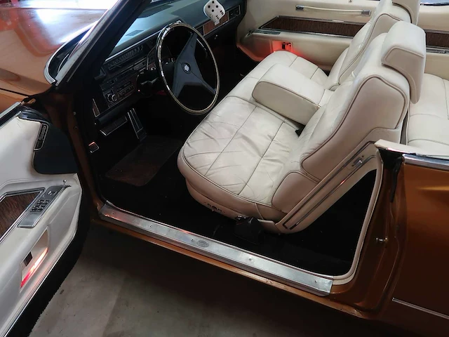 Cadillac - deville - cabriolet - klassieke auto's >15 - afbeelding 76 van  100