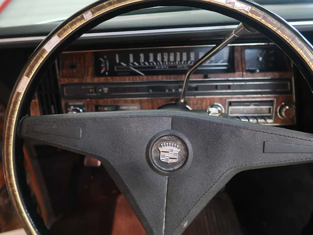 Cadillac - deville - cabriolet - klassieke auto's >15 - afbeelding 78 van  100