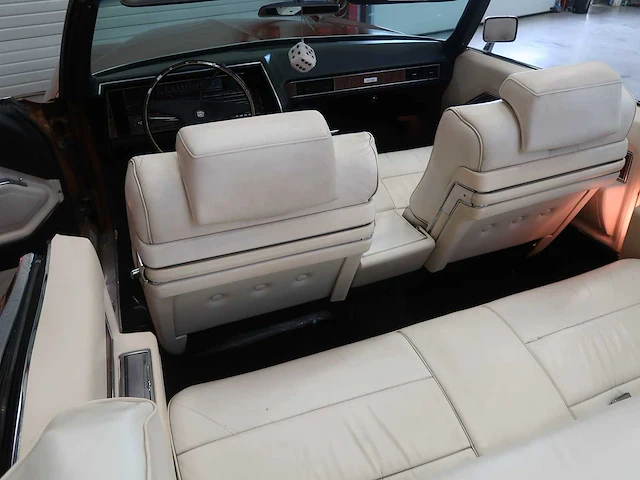 Cadillac - deville - cabriolet - klassieke auto's >15 - afbeelding 82 van  100