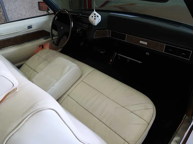 Cadillac - deville - cabriolet - klassieke auto's >15 - afbeelding 86 van  100