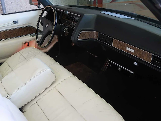 Cadillac - deville - cabriolet - klassieke auto's >15 - afbeelding 88 van  100