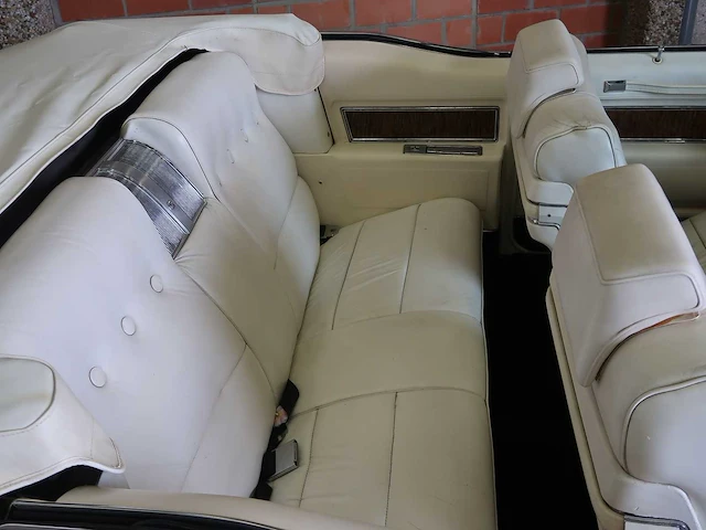 Cadillac - deville - cabriolet - klassieke auto's >15 - afbeelding 90 van  100
