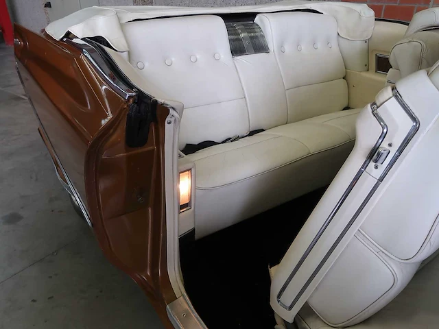 Cadillac - deville - cabriolet - klassieke auto's >15 - afbeelding 92 van  100