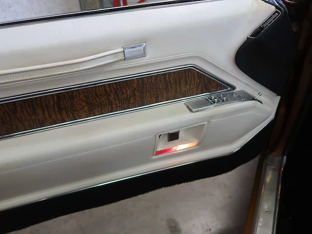 Cadillac - deville - cabriolet - klassieke auto's >15 - afbeelding 93 van  100