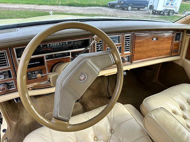 Cadillac - eldorado berritz - oldtimer - afbeelding 33 van  48