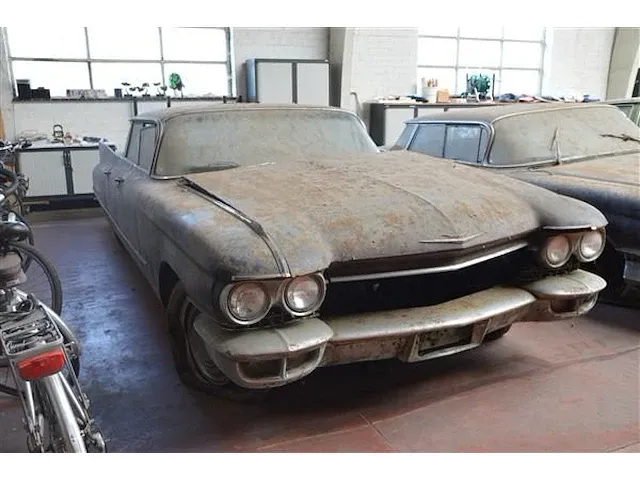 Cadillac sedan de ville v8 - afbeelding 2 van  19