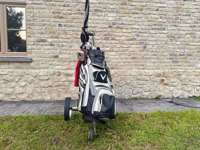 Callaway electrische golftrolley met clubs - afbeelding 12 van  31
