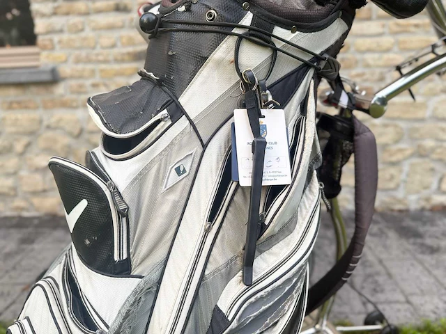 Callaway electrische golftrolley met clubs - afbeelding 27 van  31