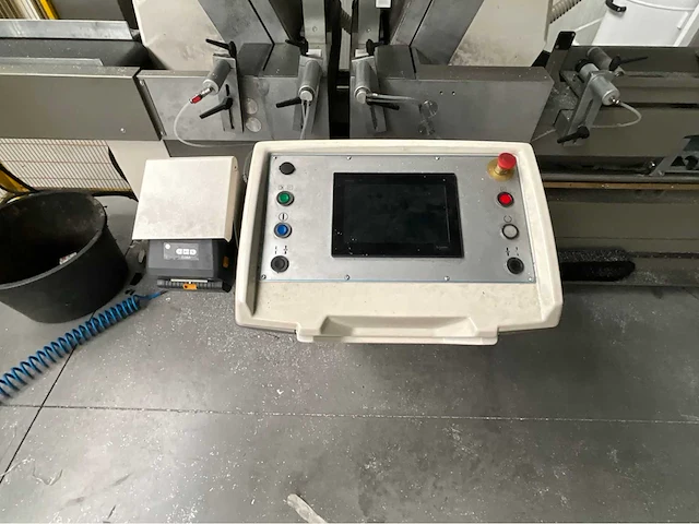 Calvet industriële cnc gestuurde zaagmachine-installatie - afbeelding 38 van  38