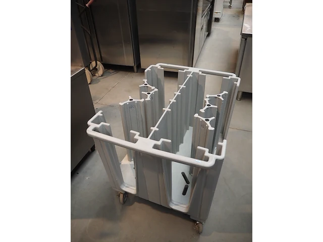 Cambro - afbeelding 3 van  7