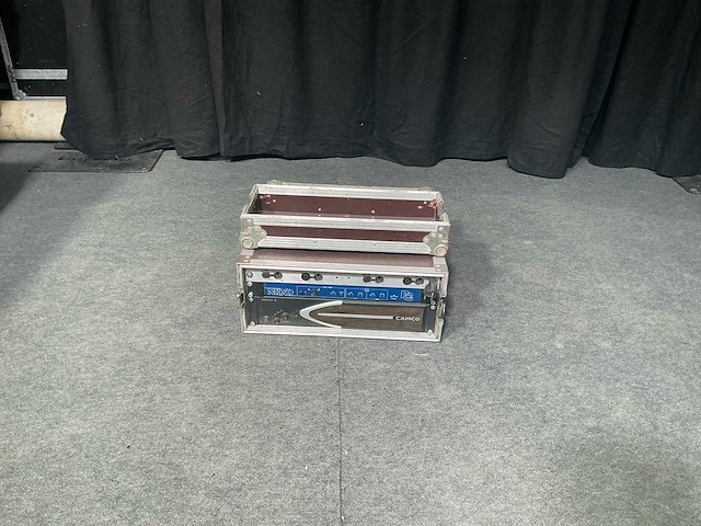 Camco 2x 1300 8 ohm & 2000 4 ohm versterker - afbeelding 2 van  5