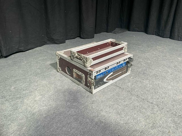 Camco 2x 1300 8 ohm & 2000 4 ohm versterker - afbeelding 3 van  5