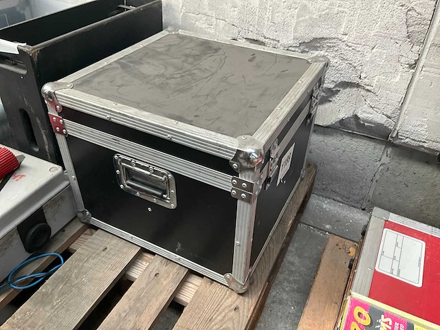 Cameo tri-12 led par outdoor (4x) - afbeelding 7 van  7