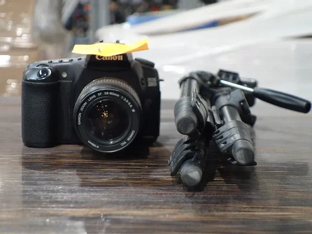 Camera canon + statief - afbeelding 1 van  8