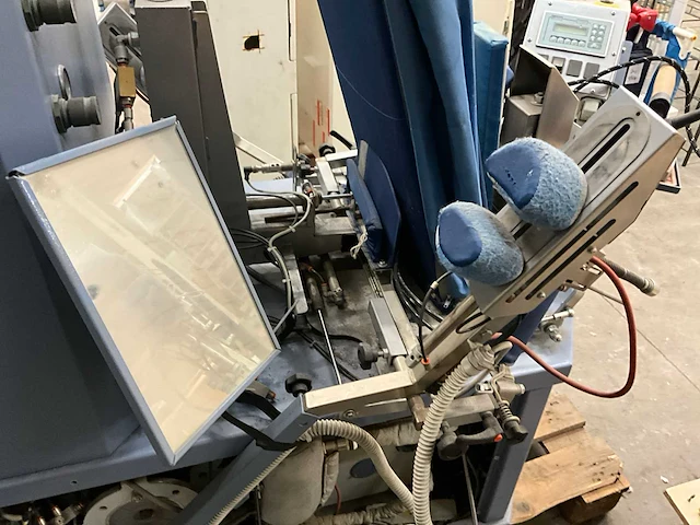 Camptel 36.v industriële strijkmachine - afbeelding 5 van  10