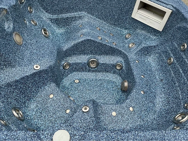 Canadian spa co jacuzzi en buitenspa - afbeelding 4 van  5