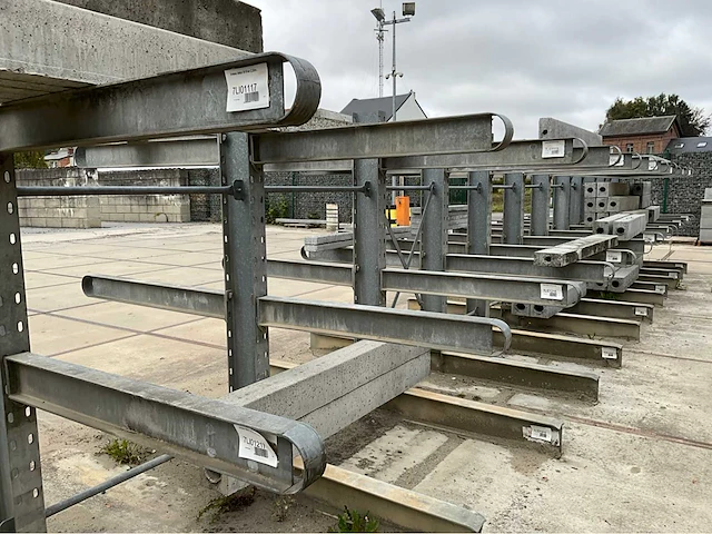 Cantilever racking - 24m - afbeelding 8 van  32