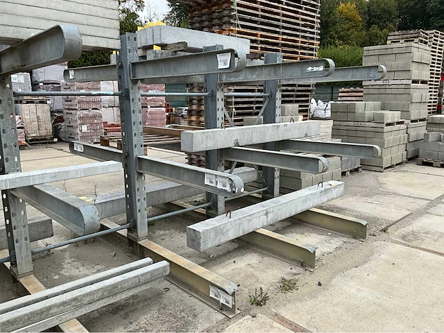 Cantilever racking - 24m - afbeelding 22 van  32