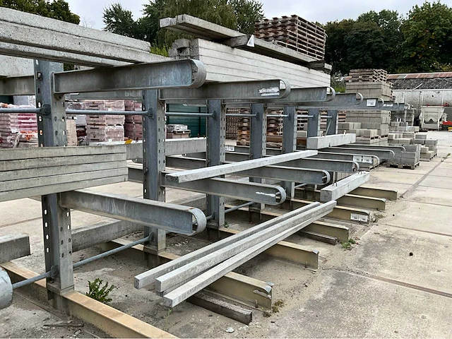 Cantilever racking - 24m - afbeelding 24 van  32