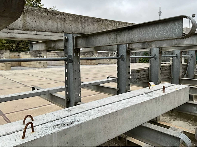 Cantilever racking - 24m - afbeelding 31 van  32